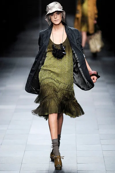 Look 9